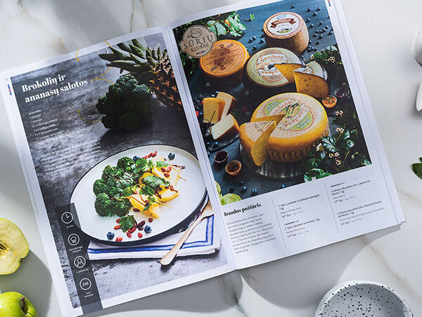 chat lieu in catalogue quan cafe